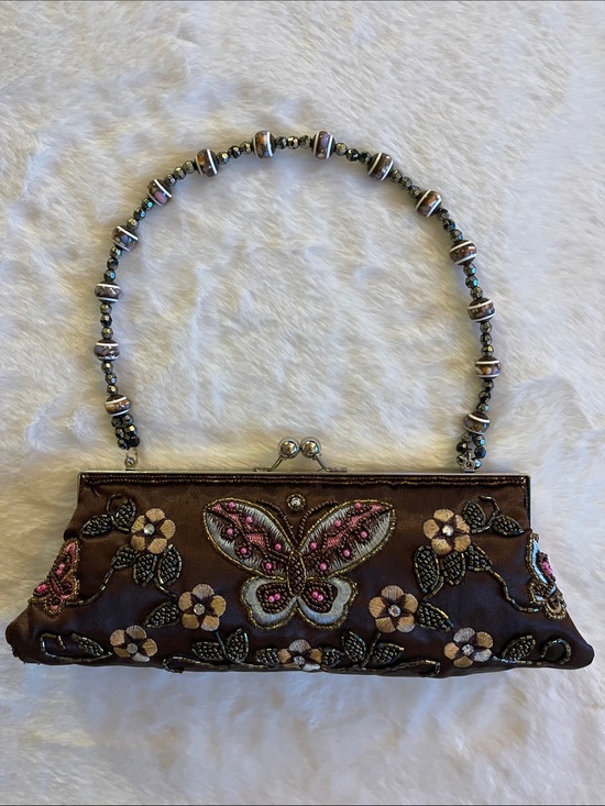 Unbranded Handbags - Embellished Brown Butterfly Minaudière with Beaded Handle SZ 11” X 4”